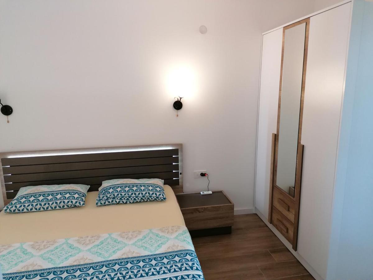 Riki Dream Apartment Dobra Voda Luaran gambar